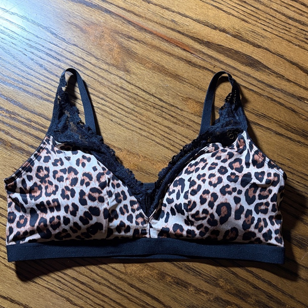 Torrid Curve Bralette lightly lined mesh silky smooth lace plunging neckline